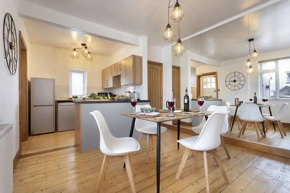 Ellerthwaite Place X3 Bed House with Hot Tub in Central Windermere - Ridgestone