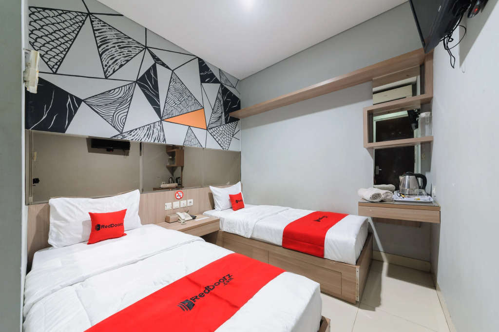 RedDoorz Plus near Grand Indonesia Jakarta
