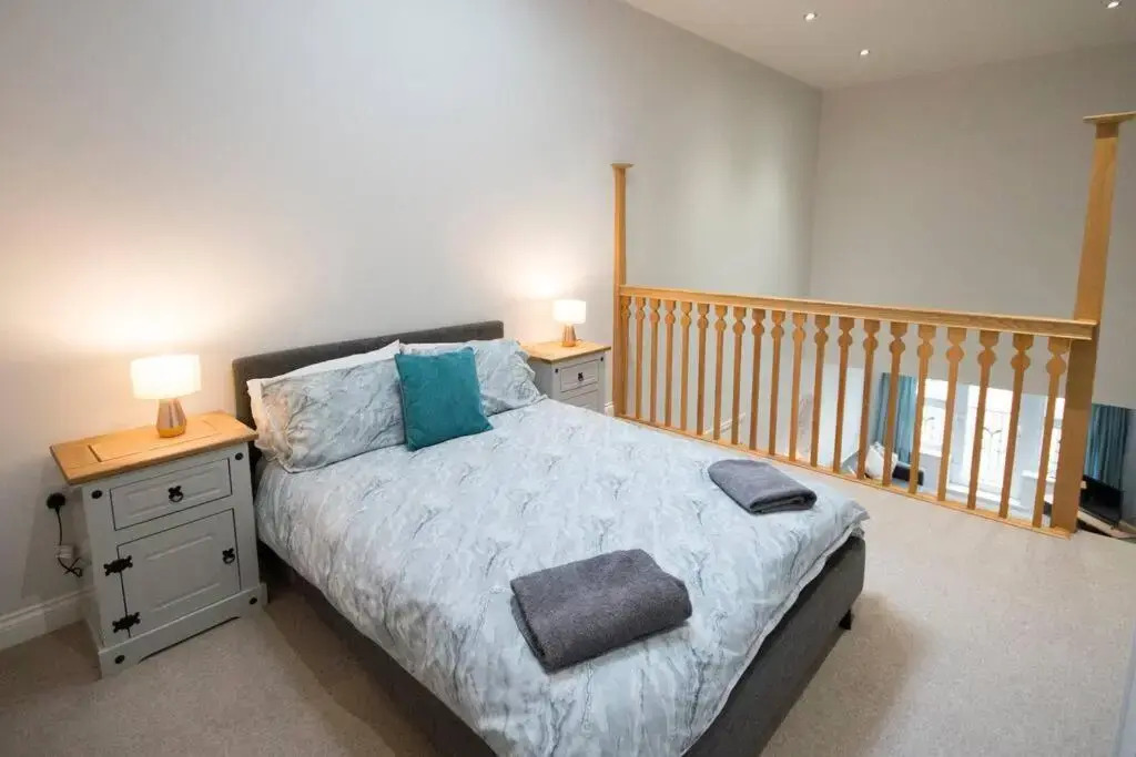 Entire Duplex apartment for up to 6 guests, free wifi
