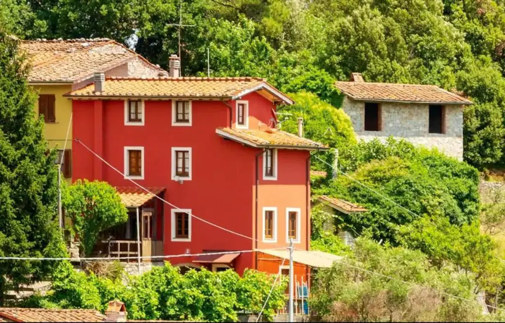 3 bedrooms house with enclosed garden and wifi at Gombitelli