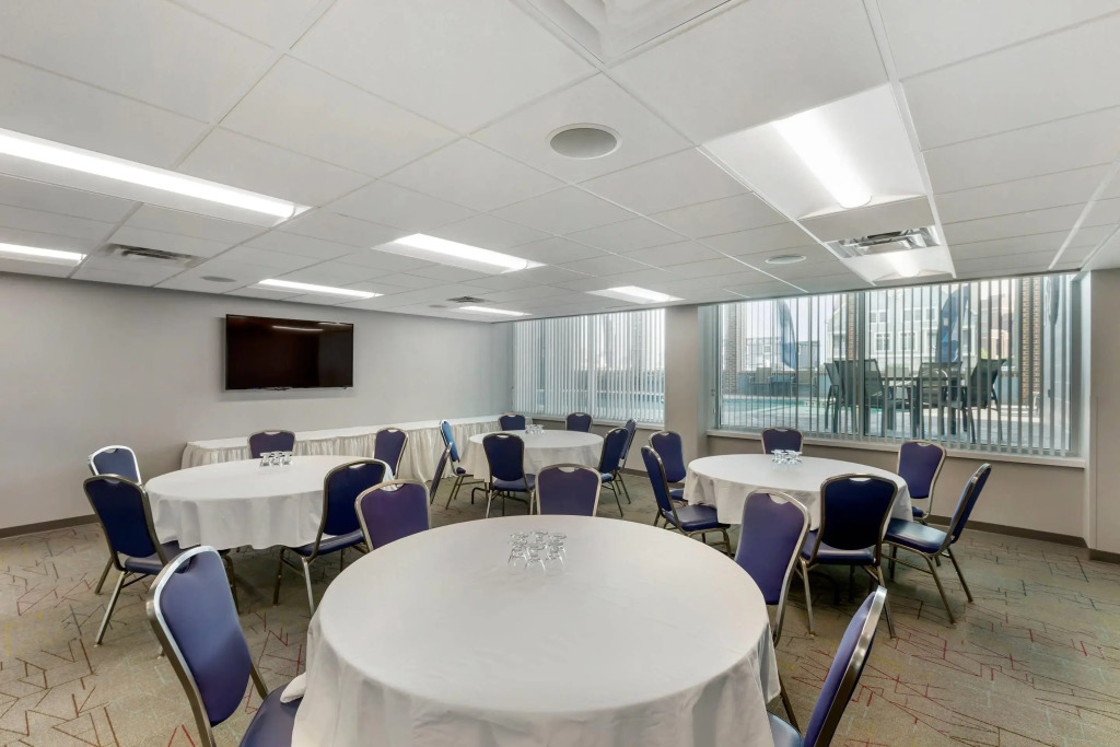 The Harborview on Lake Michigan, an Ascend Collection Hotel