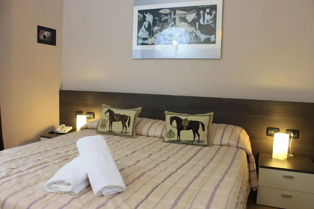 eq hotel