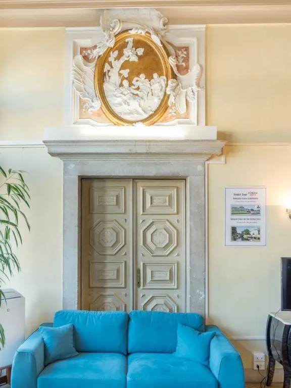 Lovely Canal View Apartment