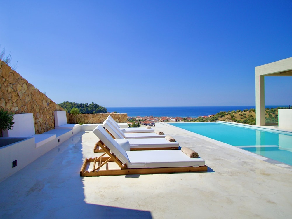 Design Villa Skioni by Halkidiki Villas