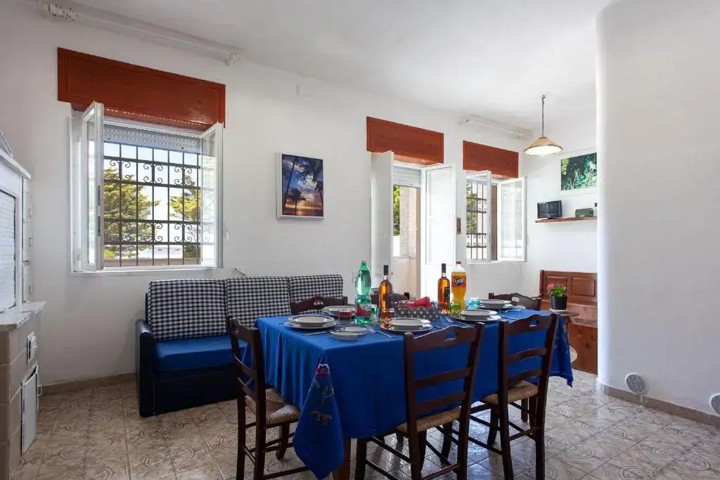 Villa fronte spiaggia con 3 camere e 2 bagni m730