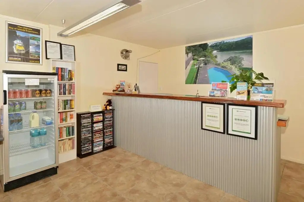 Waterfalls Estate - Motel & Campground