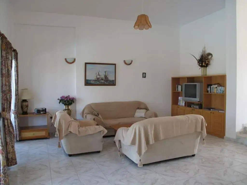 Chriseleni Latchi Villas