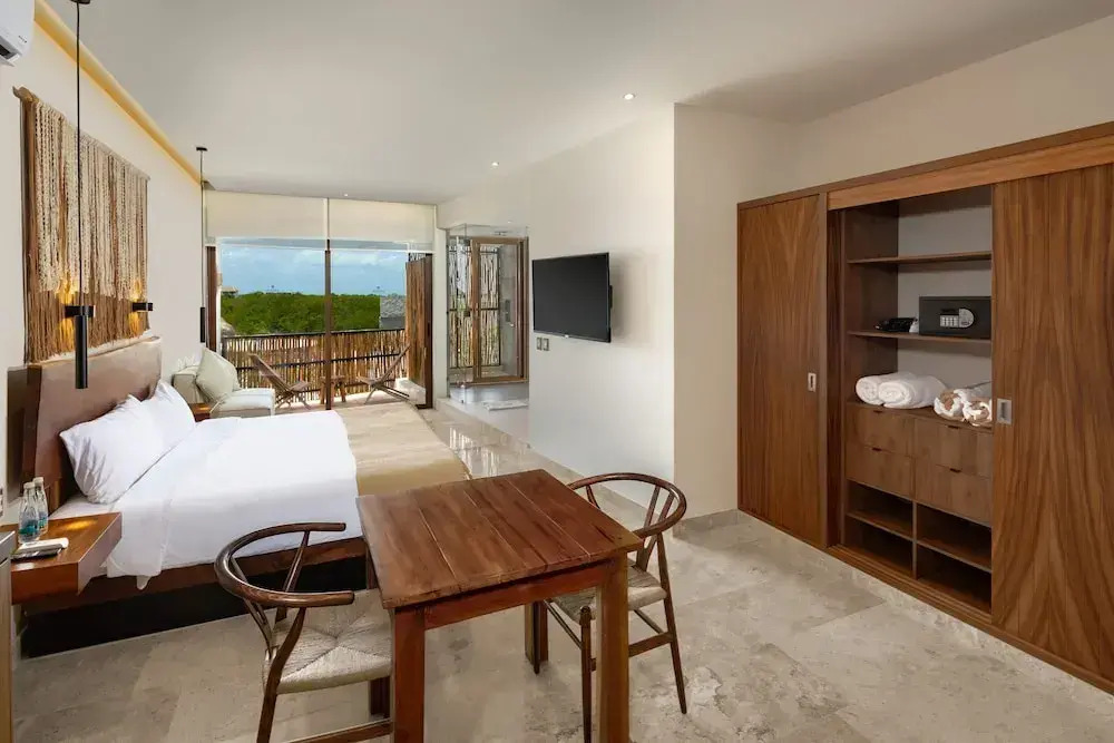 Adora Tulum