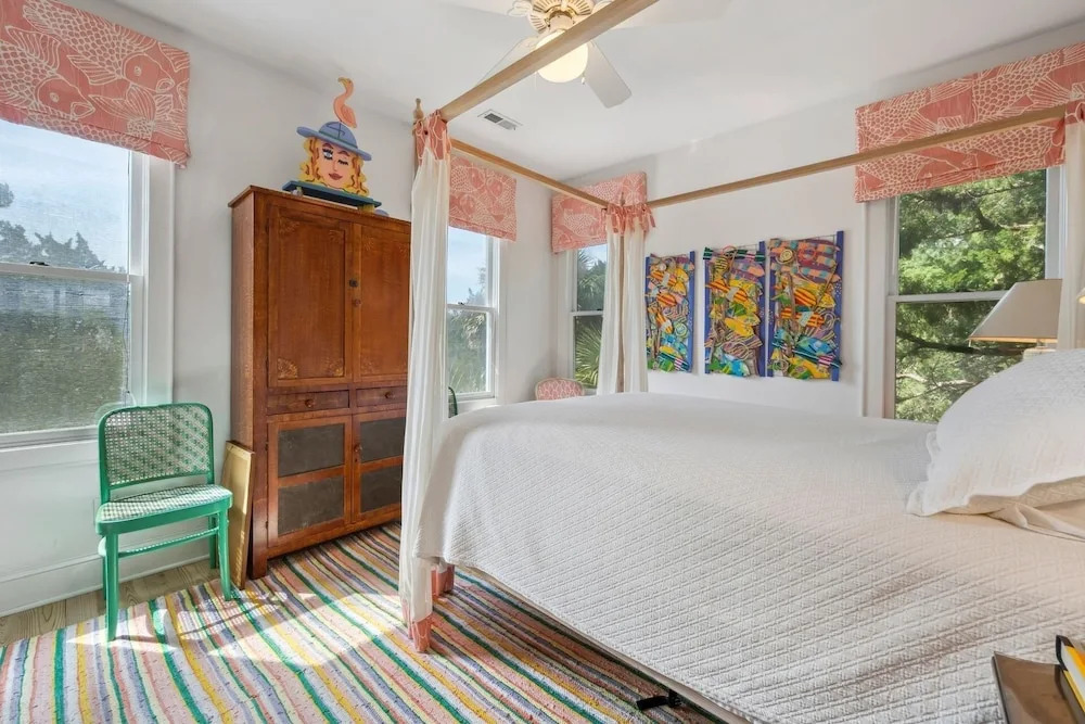 This Vibrant Family Home Features 8 Bedrooms, And 8 Bathrooms, Ocean And Creek Views Home by Peace Vacations