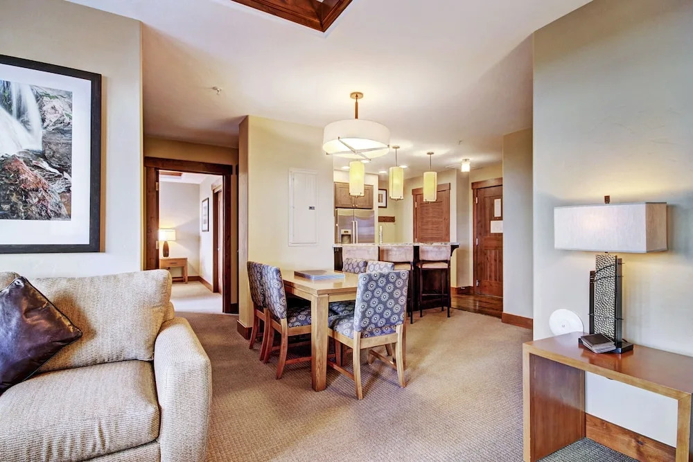 Luxury One Bedroom  At Base Of Peak 8! Condo by RedAwning