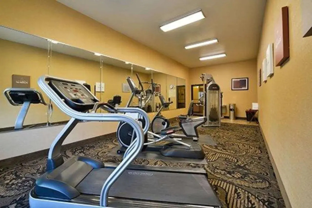 Comfort Suites Bay City East