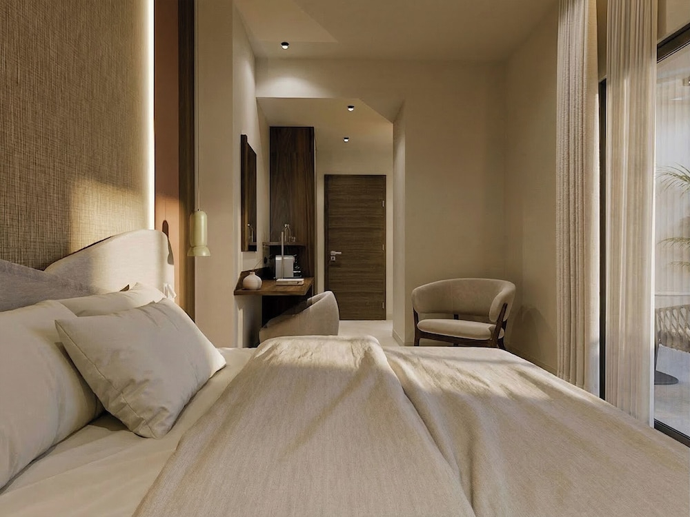 Nesean Plaza Hotel