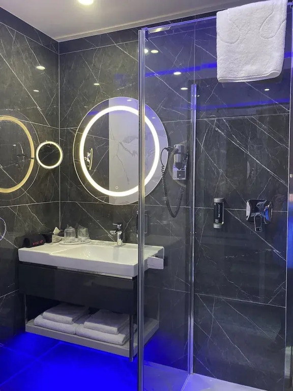 Tisia Hotel & Spa