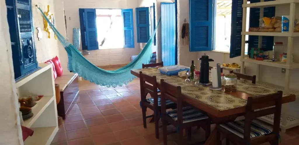 Casa duplex em frente ao mar, com 5 quartos.