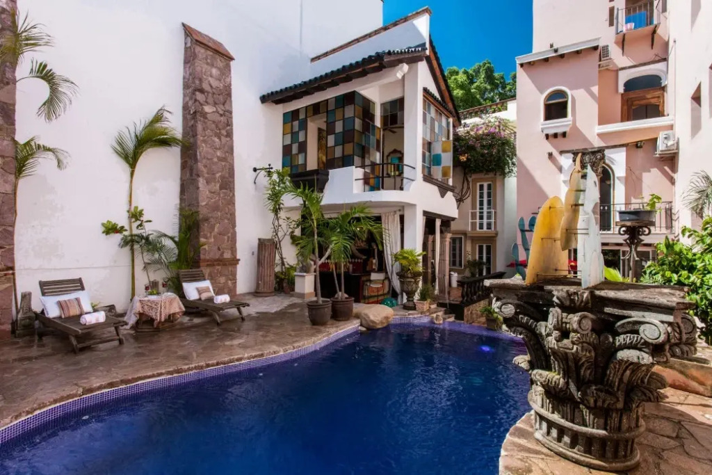 Garlands Del Rio Riverside Boutique Hotel