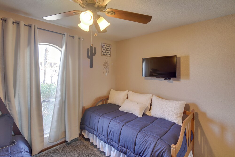 2 Mi to Lake Havasu: Private Oasis w/ Pool & Views