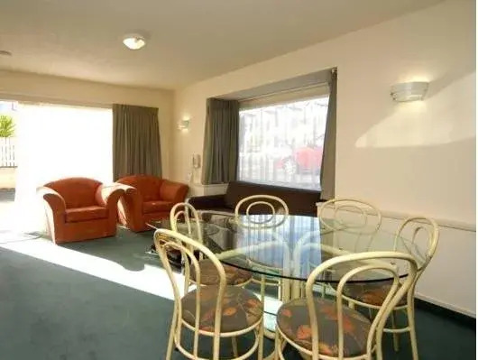 BKs Fountain Court Motel