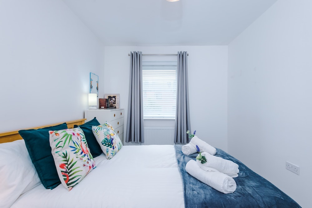 Spacious 2 Bed Perfect for Couples With Parking