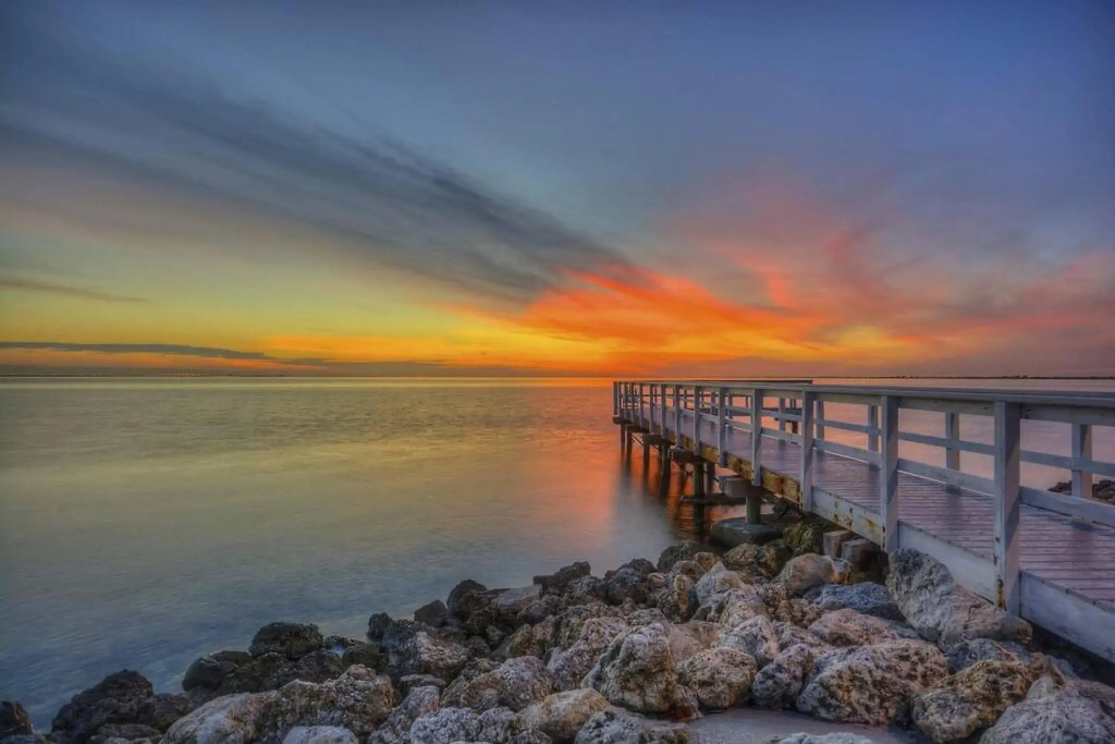 Sunset on the Bay Designer Condo with Private Balcony and Hotel Heated Pool