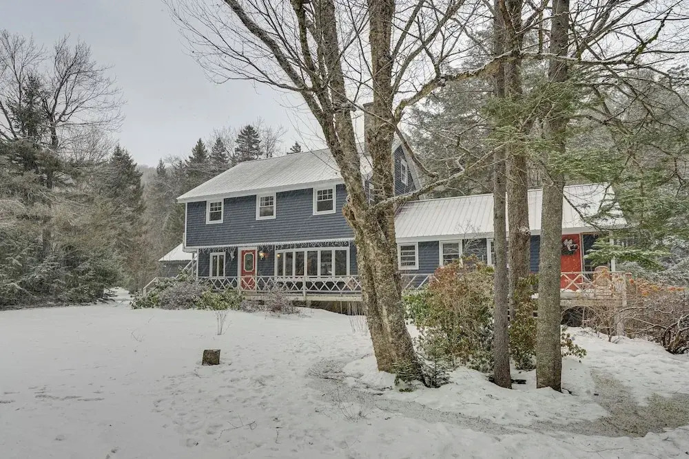 3 Mi to Mount Snow: Spacious West Dover Home