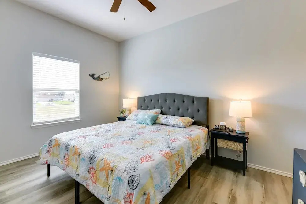 Community Pool Access & Bay View: Rockport Home!
