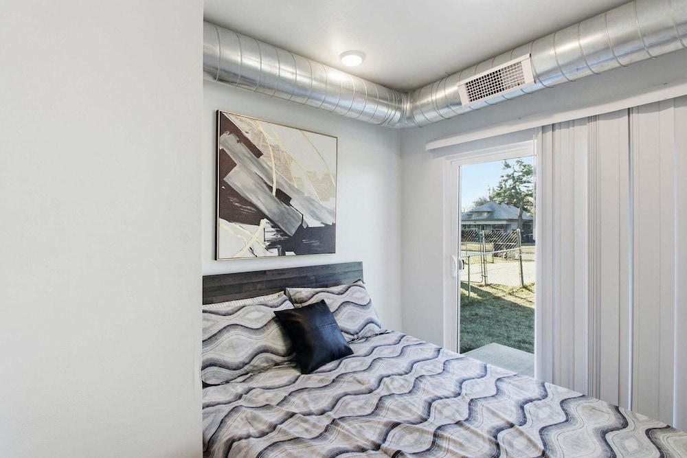 Modern 2br Near Downtown Okc 2 Bedroom Home