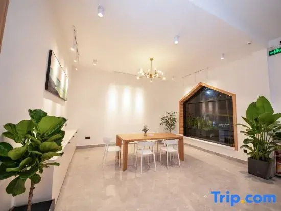 Yixiang Banhai Seaside Homestay (Yangjiang Dongping Branch)