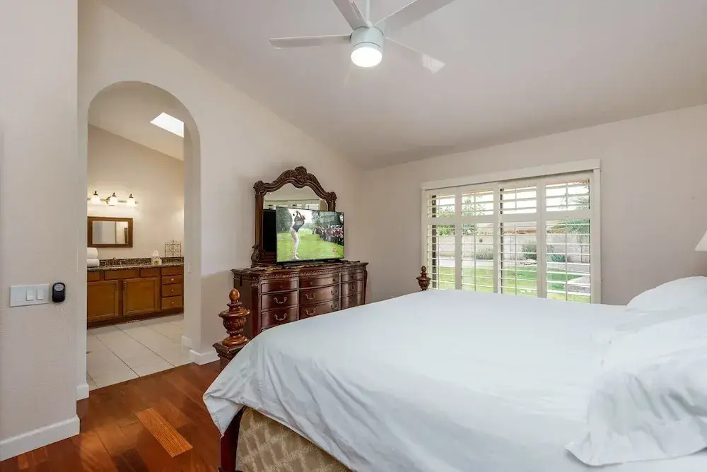 Casa Willow 4 Bedroom Home by RedAwning