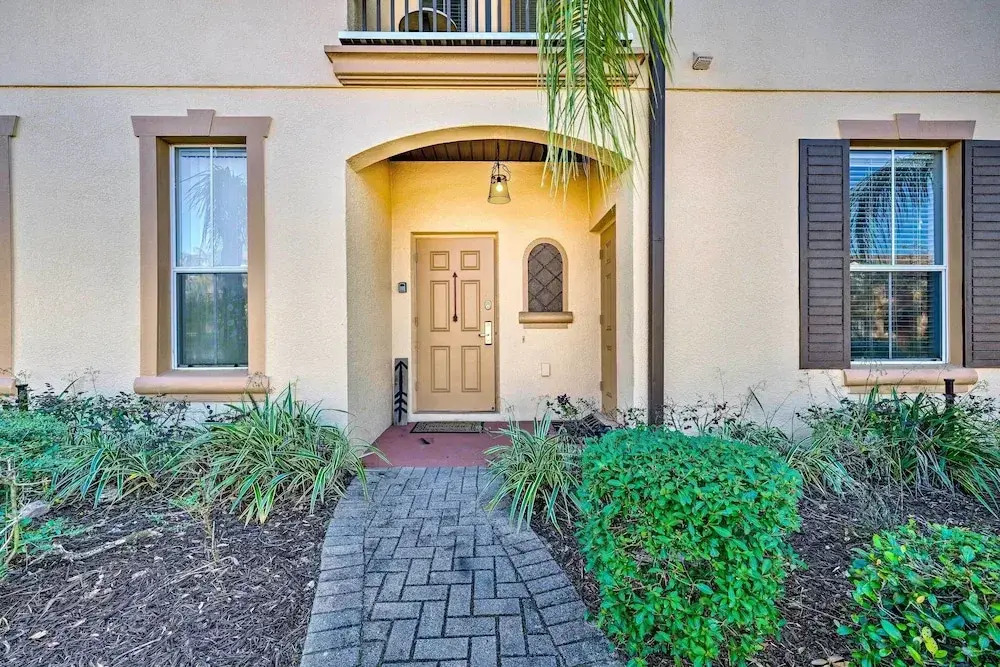 9 Mi to Disney: Davenport Townhome w/ Resort Pool