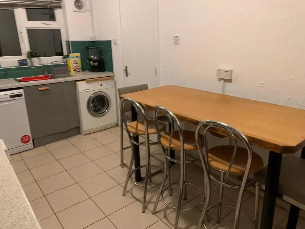 New Cross Mews - NHS STAFF-Contractors welcome 7 Beds 2 Bathrooms-free parking
