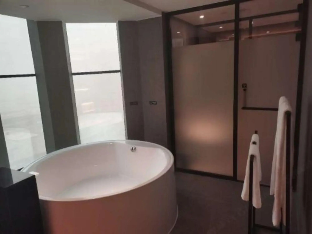 Modern Four Seasons Hotel (Xinhuijia Branch)