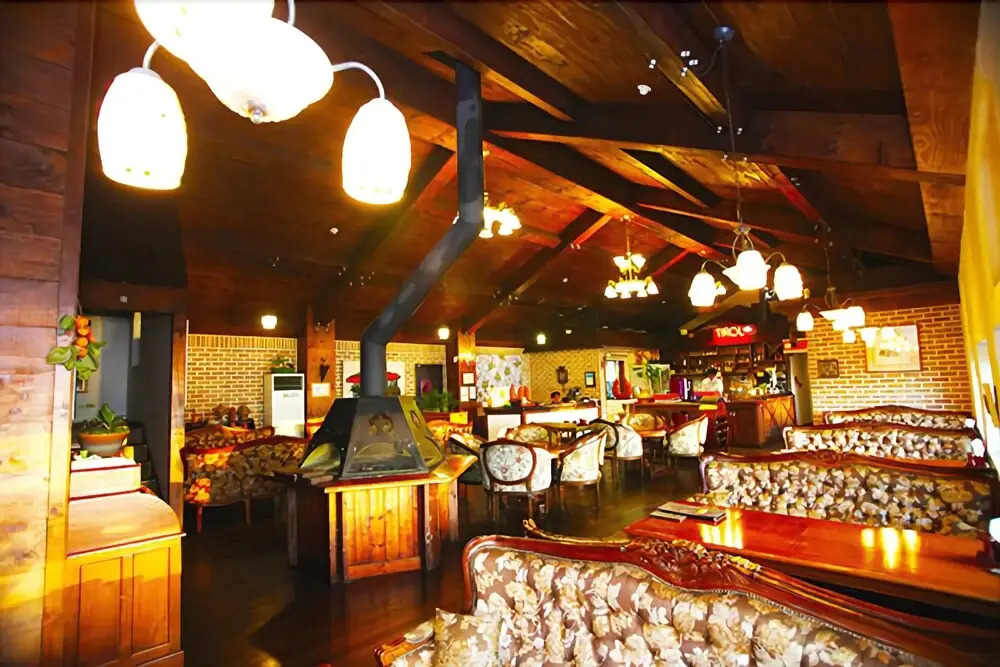 Yeosu Tirol Pension