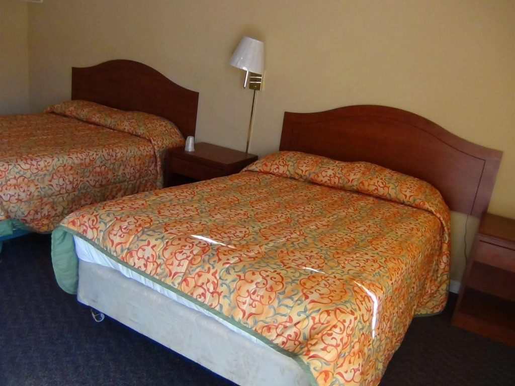 Desert Inn Motel