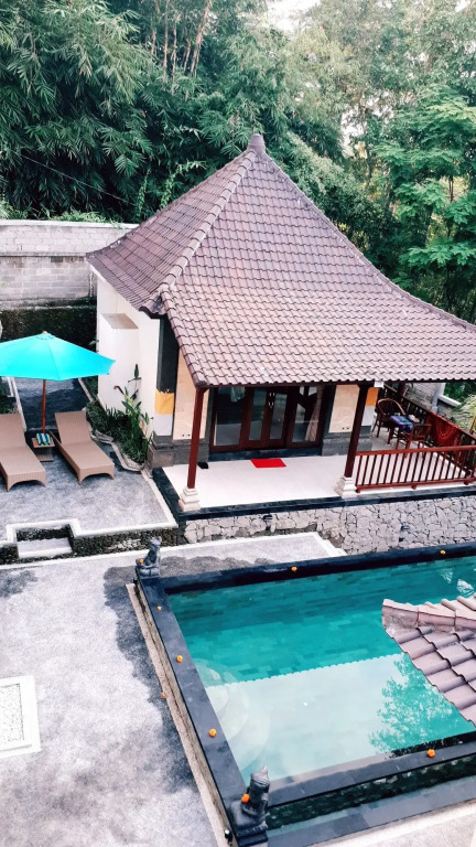 Ayu Duwur Beji