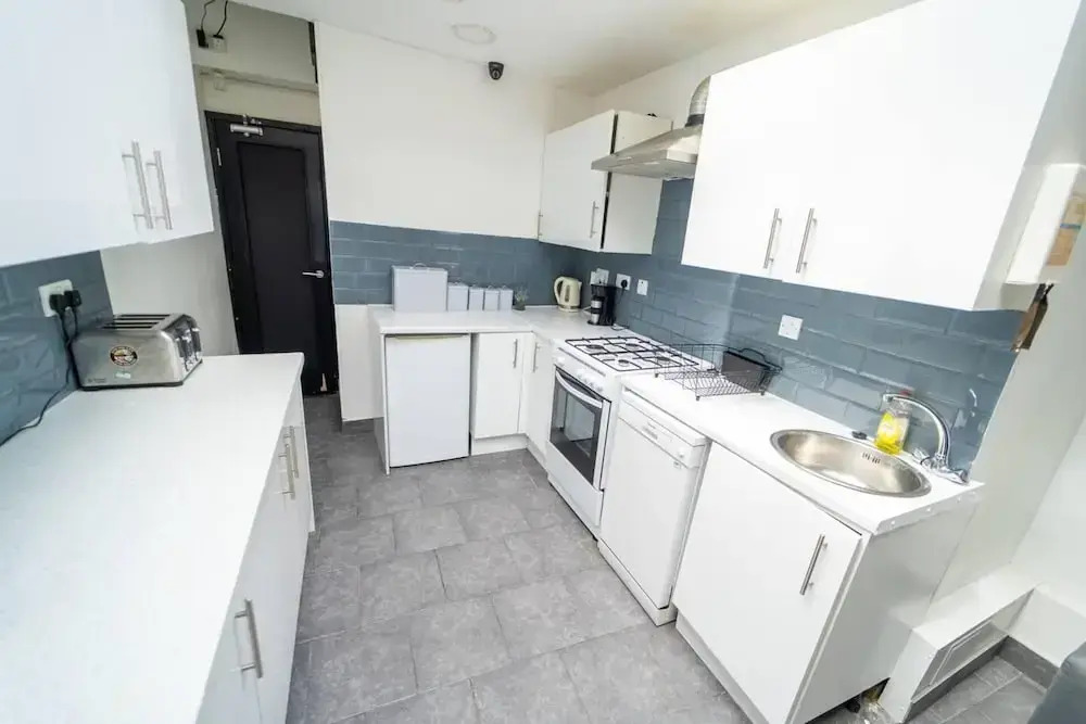 1 Bedroom Studio Near the City