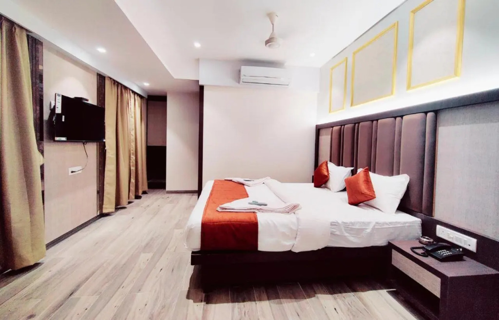 Hotel Everest Residency