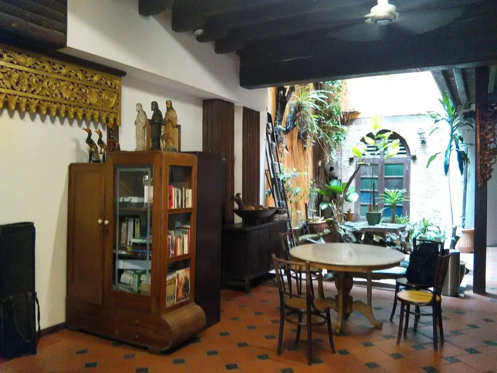 Kuching Waterfront Lodge