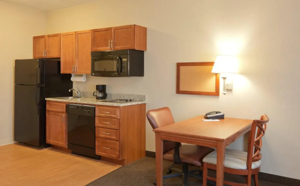 Candlewood Suites Enterprise by IHG