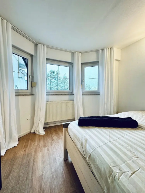 2BR Apt With Balcony Blumengärten
