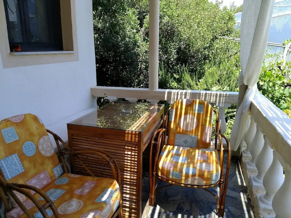 Relaxing Studio With Veranda 'n Garden