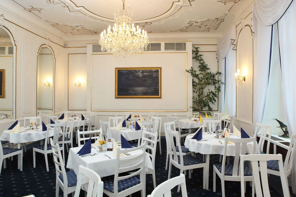 Ensana Hotel Pacifik