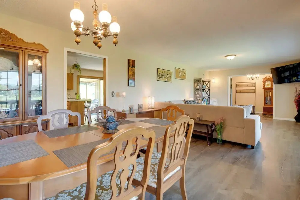 Scenic Asheville Area Retreat: Hot Tub & Game Room