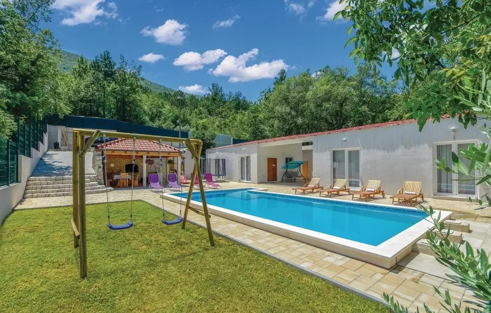 Lovely Home In Kucice