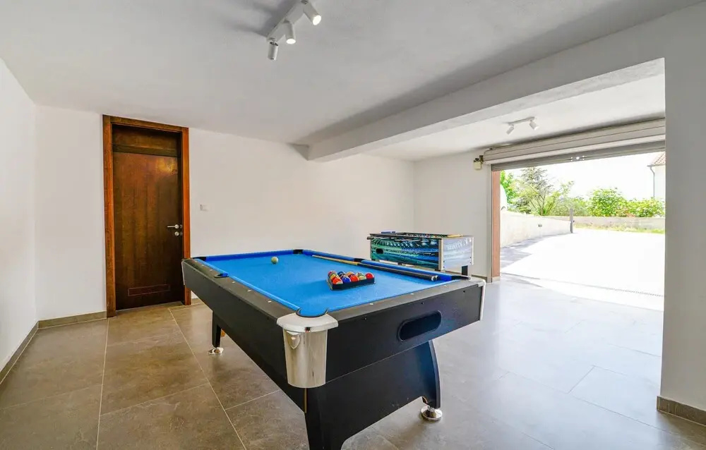 Luxurious Home In Maslenica
