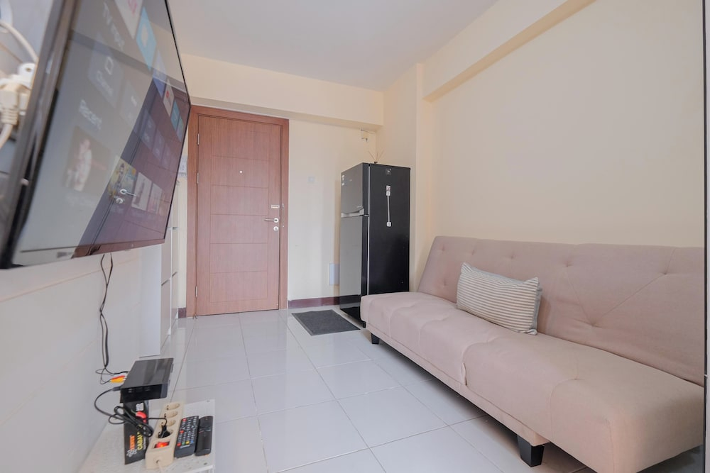Homey 2Br Apartment At Cinere Resort Near Cinere Mall