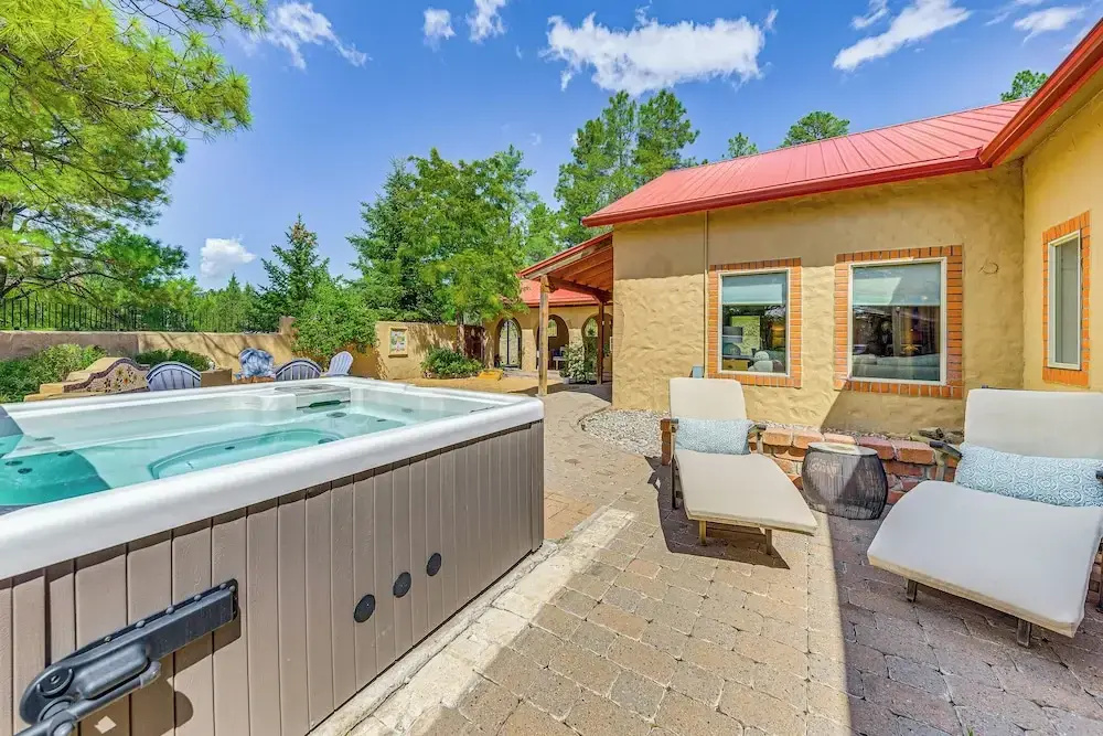 Ruidoso Retreat w/ Hot Tub & Patio!