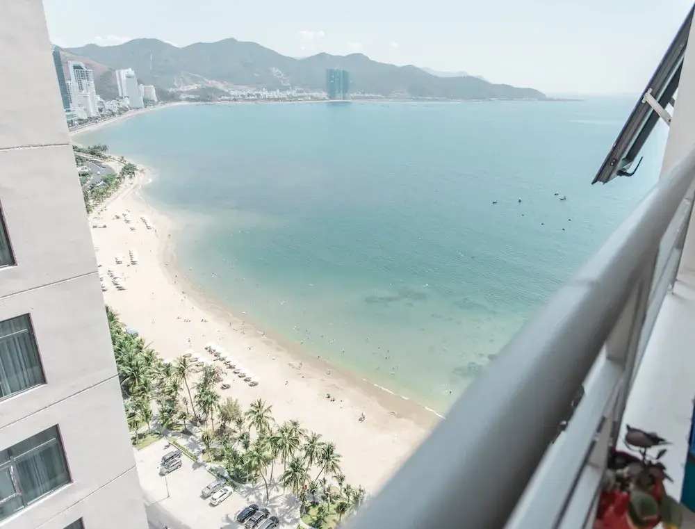 Beach Front Oceanous Apartment