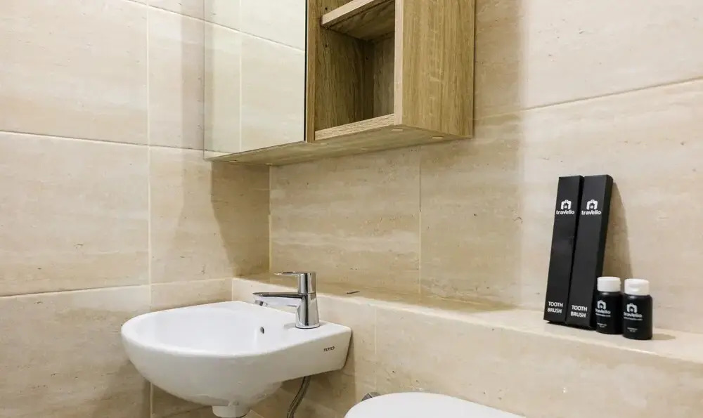 Cozy Studio Apartment with Smart TV at Springwood Residence