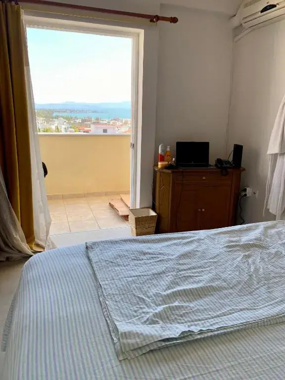 Ideal location, 360 sea view, 2 beds, modern apartment