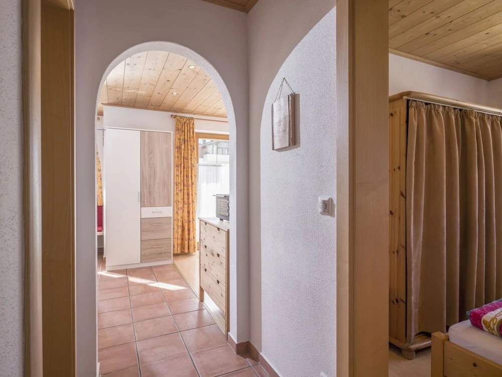 Alluring Apartment With Ski Storage,balcony,heating, Parking